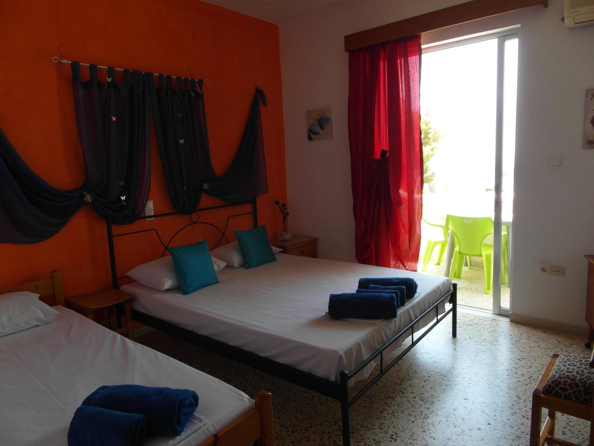 Eri Studios Agia Marina  Zimmer foto